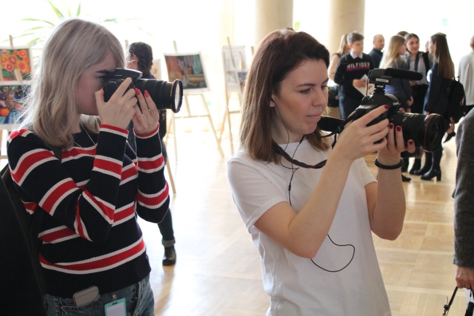 Медийная ростов на дону. Ростовская область столица ростов на дону. Вид на ночной ростов на дону. Тихий дон здание ростов на дону набережной ростов-на-дону. Ворошиловский мост ростов.